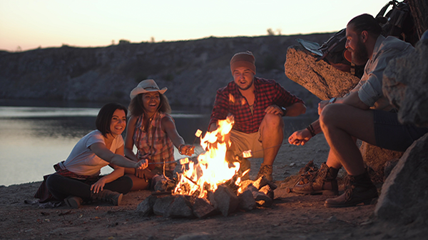fire safety tips blog thumbnail, campfire image